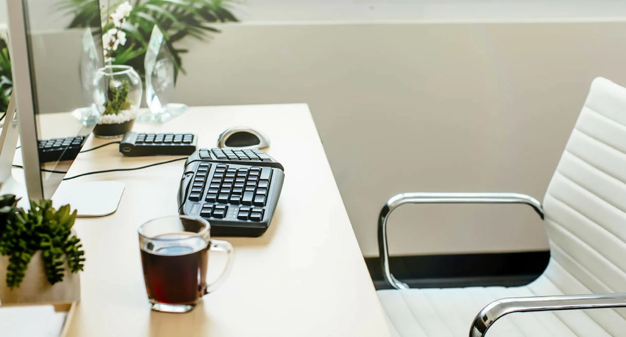 Goldtouch V2 Adjustable Keyboard For PC And Mac - GTU-0088 - Image 5